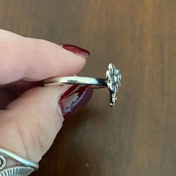 James Avery Retired Floral Cluster Ring - Picture 2 of 5